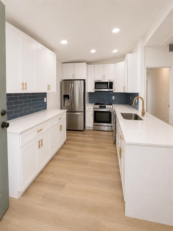 Building Photo - 2827 S Park Ave