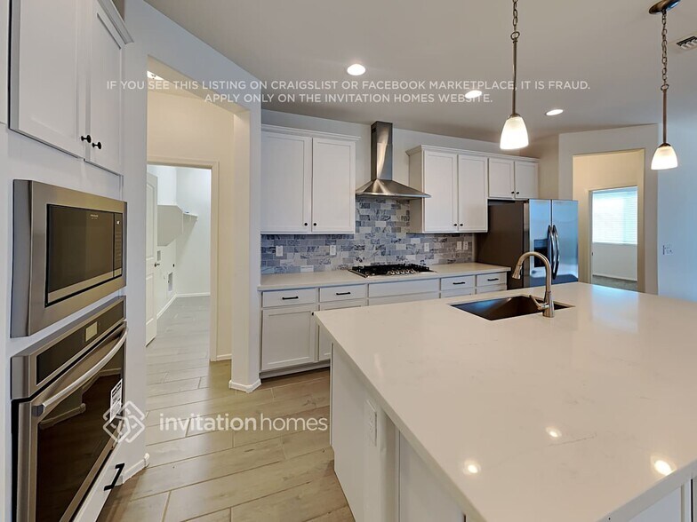 Building Photo - 12241 W Hide Trail