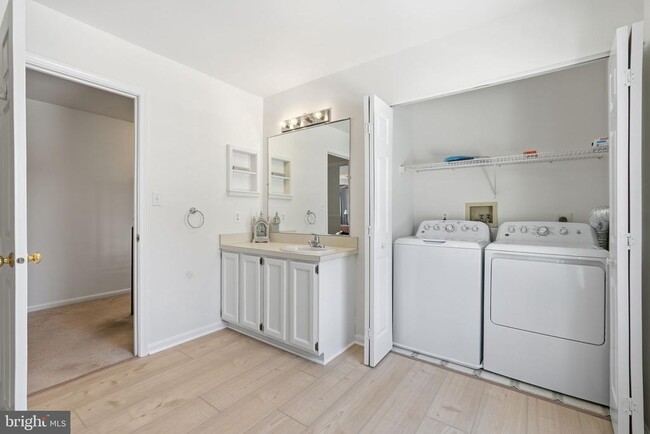 Building Photo - 35298 Scotland Heights Rd