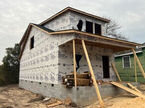 Building Photo - 1111 Tree Street