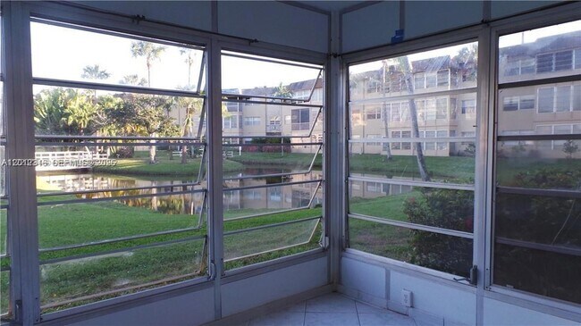 Building Photo - 5031 W Oakland Park Blvd