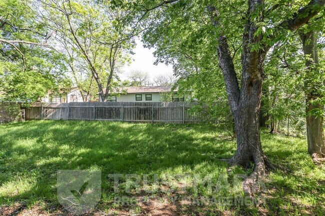 Building Photo - 507 Adams Ave