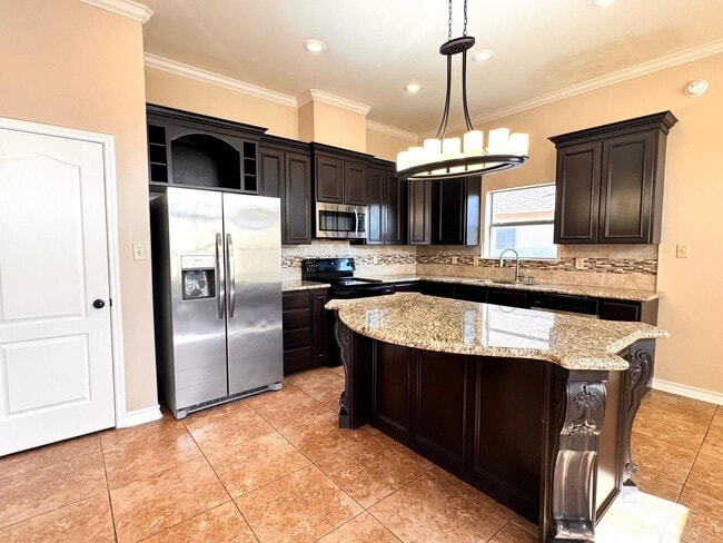 Building Photo - 512 Otero Dr