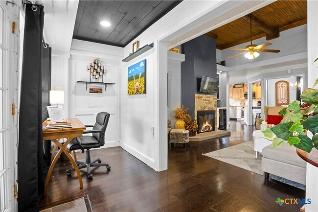 Building Photo - 1501 Bishop Dr