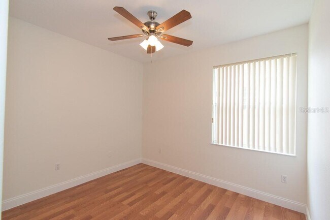 Building Photo - 1707 Golfview Dr