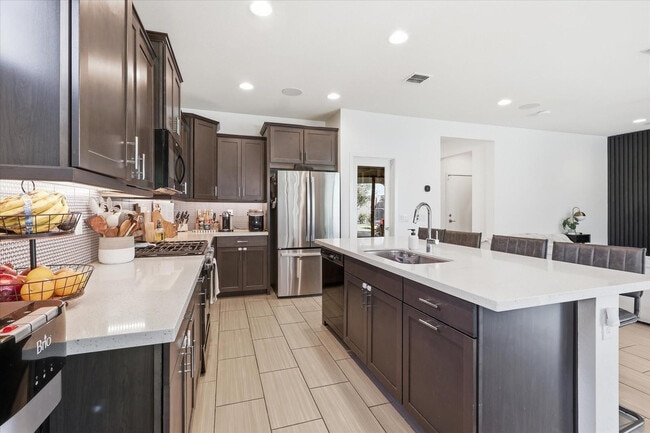 Building Photo - 23022 E Estrella Rd