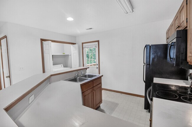 Building Photo - 5342 Godas Cir