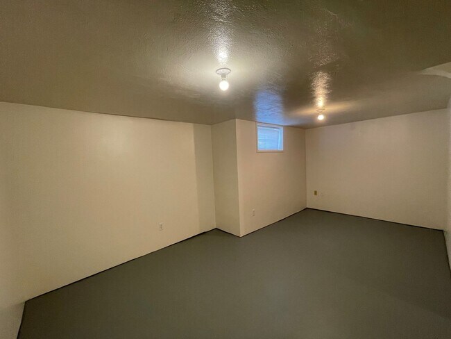 Building Photo - Shadle Area