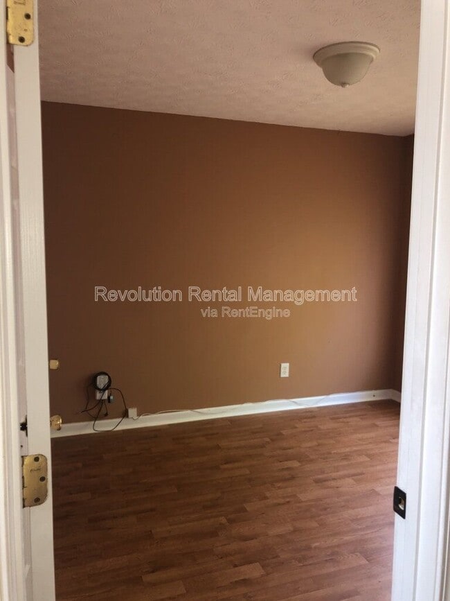 Building Photo - 2489 Tolliver Dr