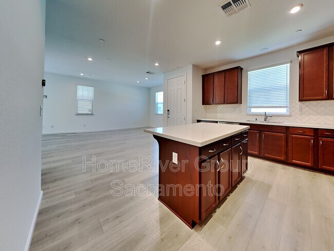 Building Photo - 1169 Knox Way