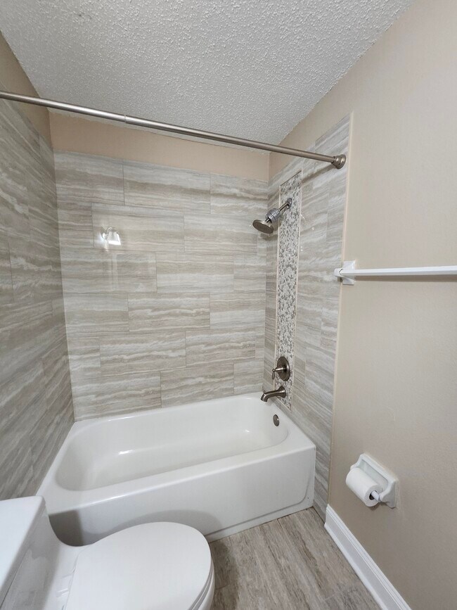 Building Photo - 2912 Westmoreland Ct