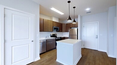 Building Photo - Green Park Apartments