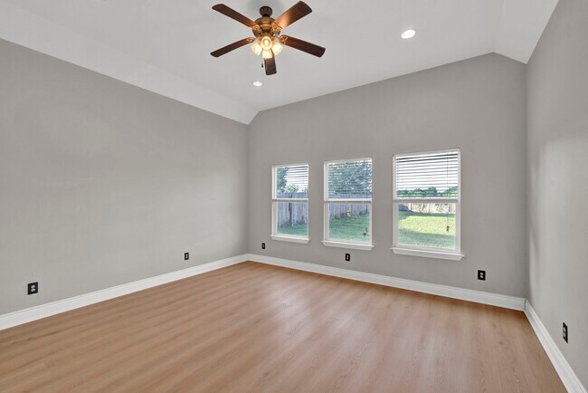 Building Photo - 5395 Kyla Cir