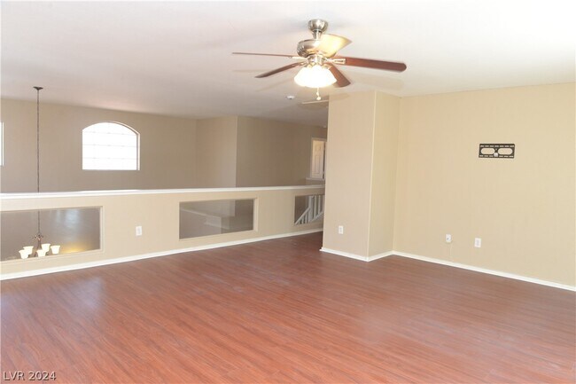 Building Photo - 6527 Tulip Garden Dr