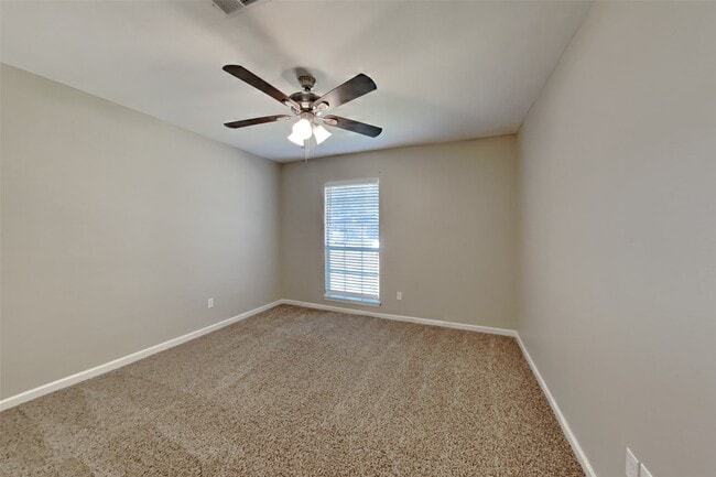Building Photo - 3114 River Valley Dr