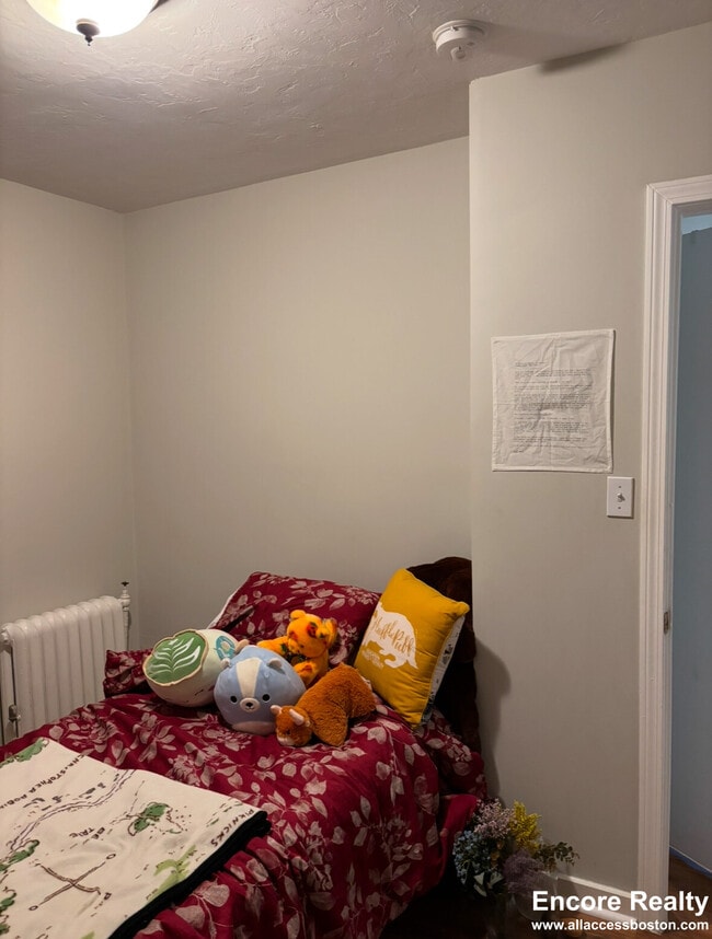 Building Photo - 224 Hanover St