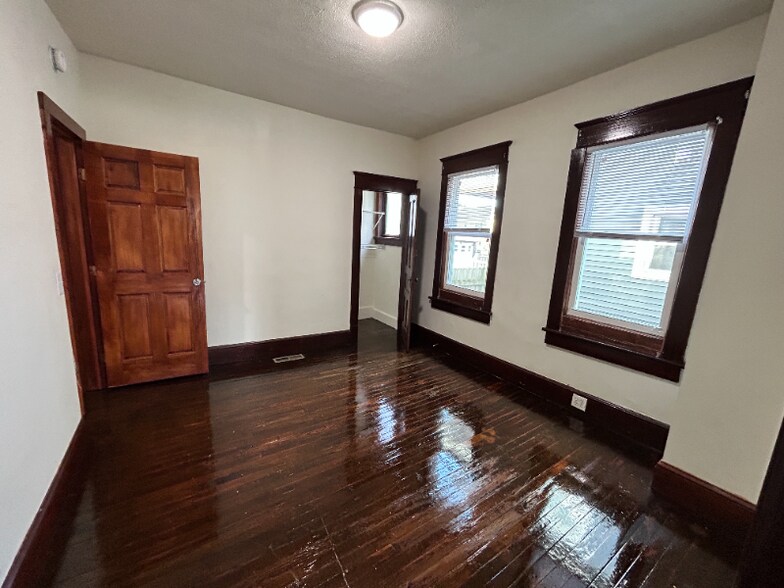 Primary Photo - 212-214 S Front St