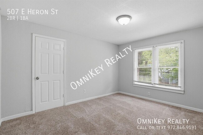 Building Photo - 507 E Heron St