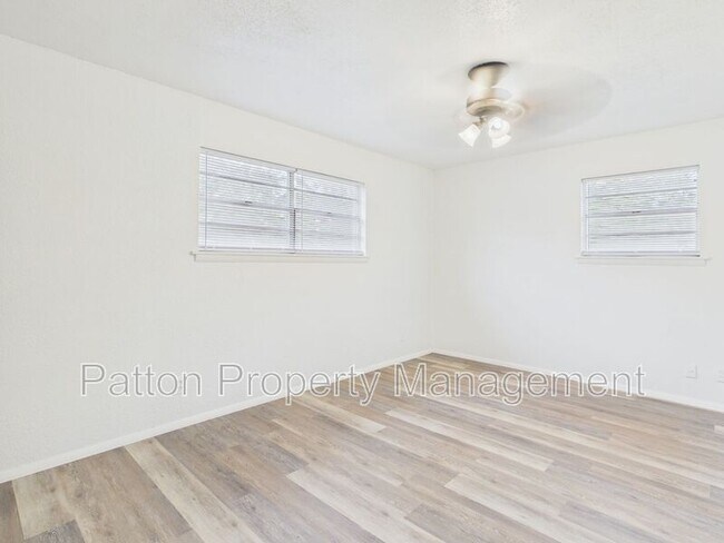Building Photo - 3319 Teckla Blvd