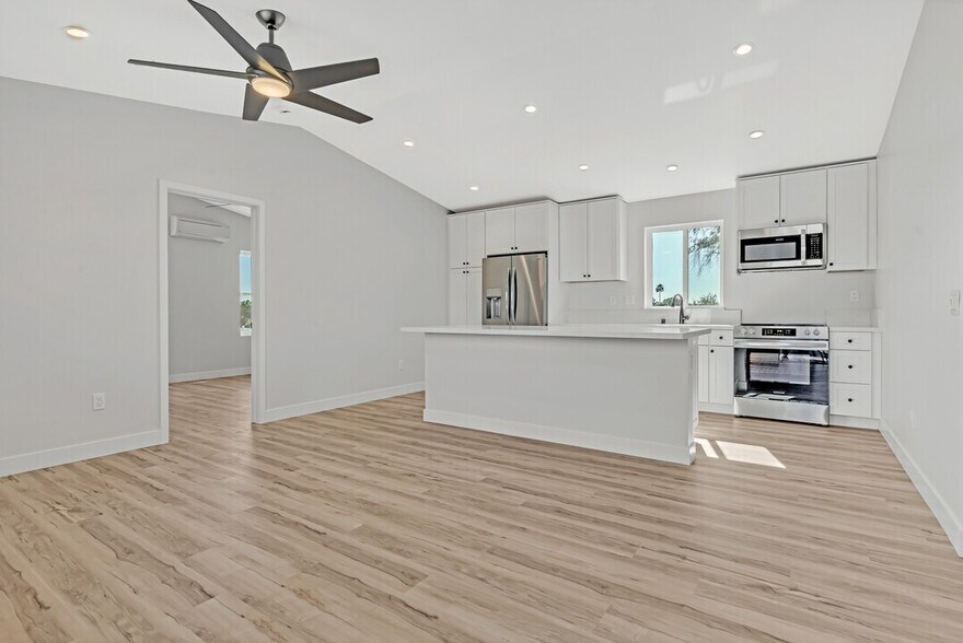 Building Photo - 4724 Hidalgo Ave