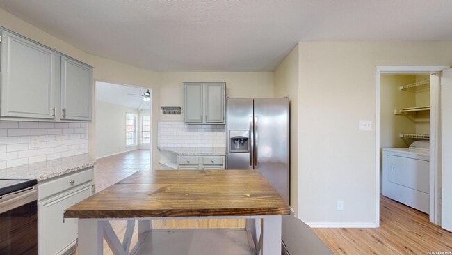 Building Photo - 2210 Muddy Peak Dr