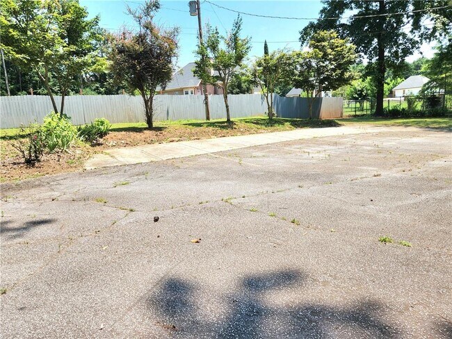 Building Photo - 2320 GA-20