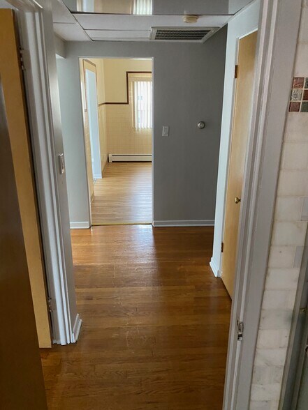 Building Photo - 4821 Saint Charles Rd