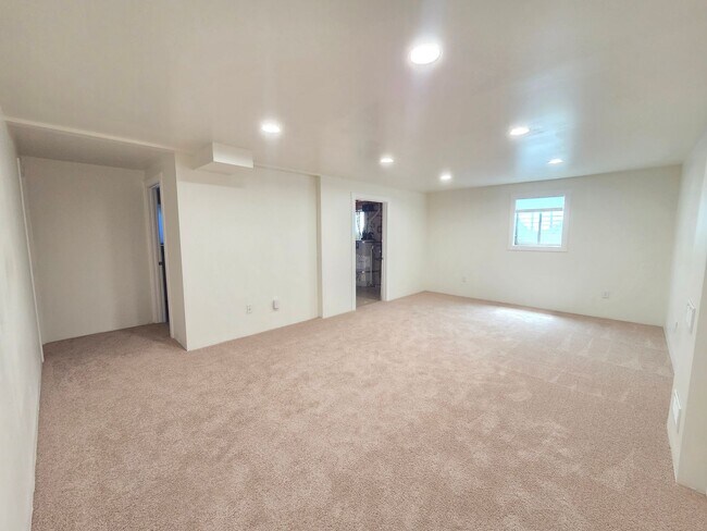 Building Photo - $3,050 - 4 Bed / 2.5 Bath Beautiful Home in Upper South Hill