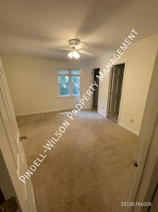Building Photo - 6680 English Ivy Ln