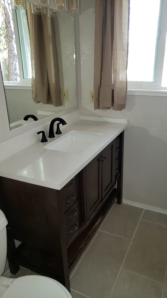 Primary vanity - 1848 Alpine St