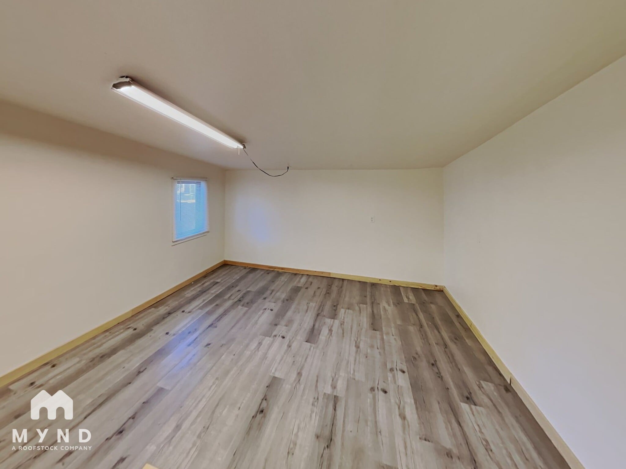 Building Photo - 220 Hillcrest Dr