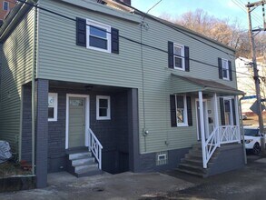 Building Photo - Cozy Rental - South Side