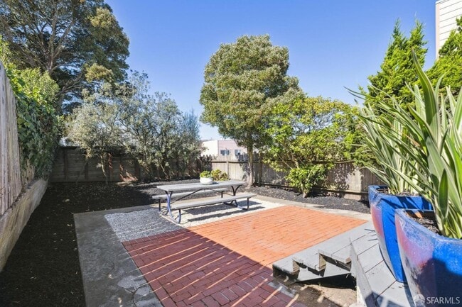 Building Photo - 1831 22nd Ave