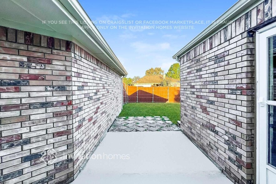 Building Photo - 915 Sea Shell Dr