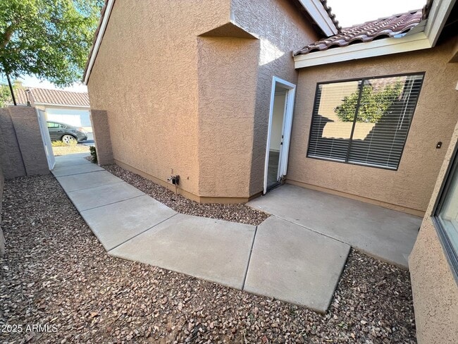 Building Photo - 3510 E Hampton Ave