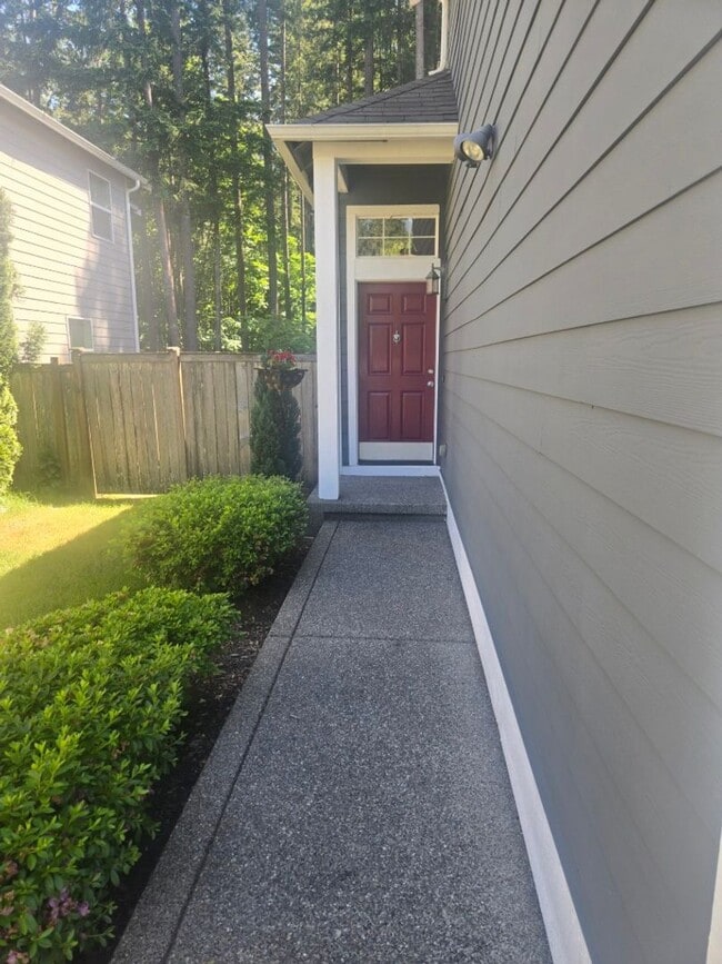 Building Photo - 3bd/2.5ba Maple Valley Home