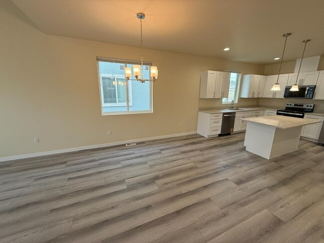 Building Photo - 9001 Nafizah Wy
