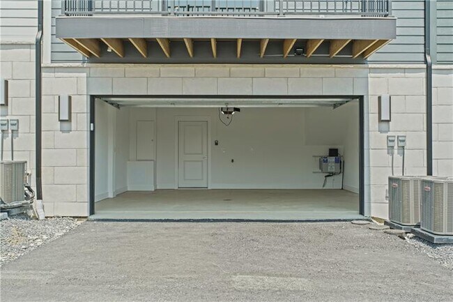 Building Photo - 1607 Grandview Ave