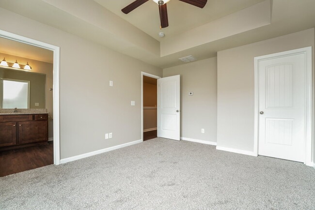 Building Photo - 3261 Pennington Dr