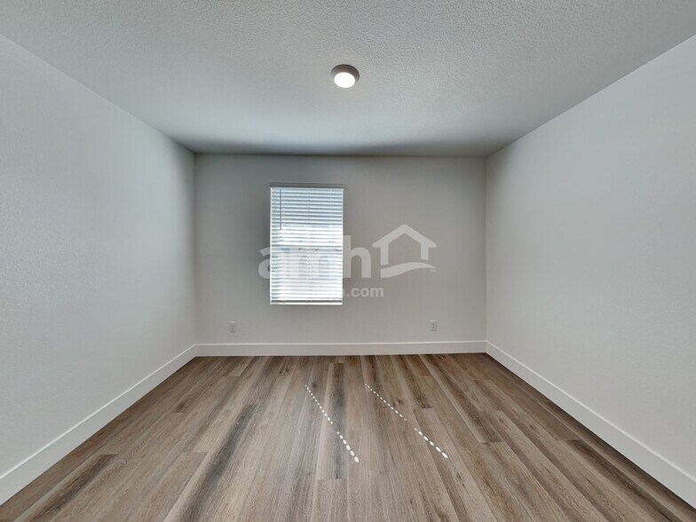 Building Photo - 11146 Magallanes St