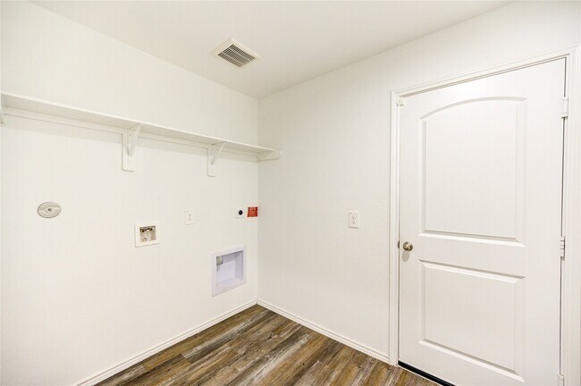 Building Photo - 5406 Castlebury Meadows Dr
