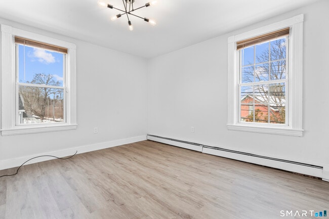 Building Photo - 30 Anthony St