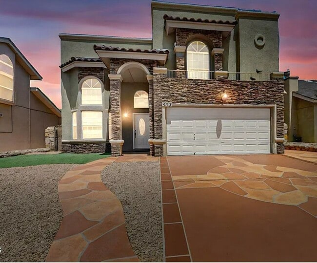 Primary Photo - 4 BEDROOM 3 BATHROOM HOME! fully remodeled...
