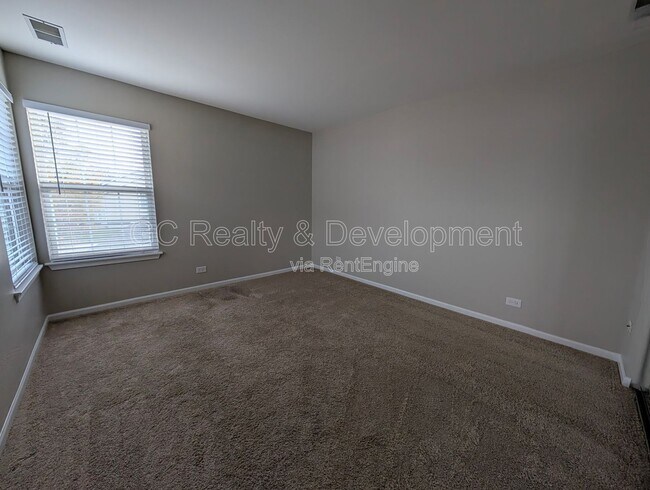 Building Photo - 3043 Kentshire Cir