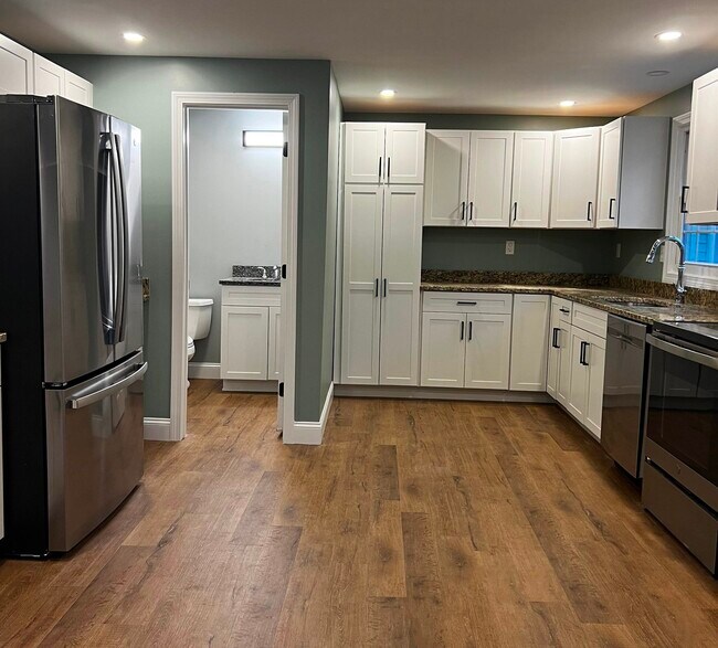 Building Photo - 16 Boulder Dr