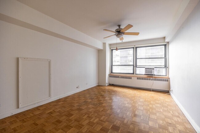 Building Photo - 4180 N Marine Dr