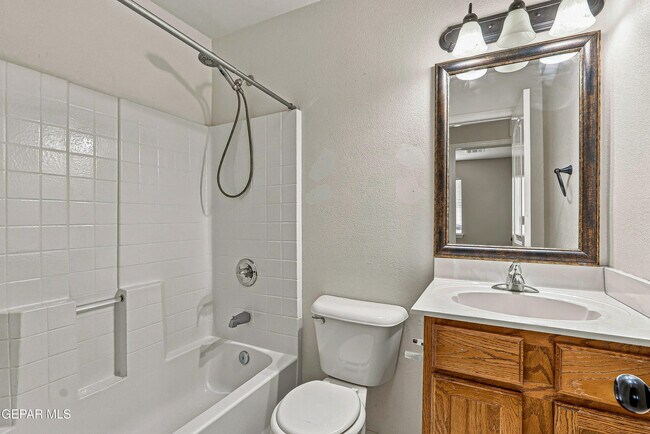 Building Photo - 11412 Flor Veronica Dr