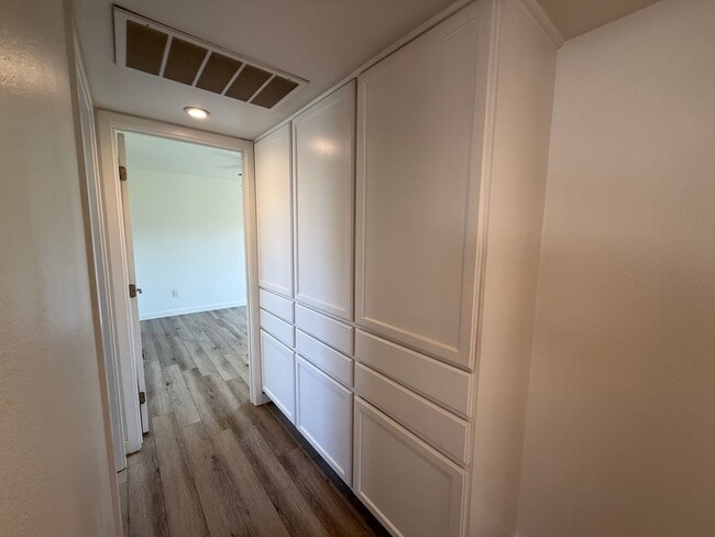 Building Photo - Updated 3-bedroom single story in Oakdale!