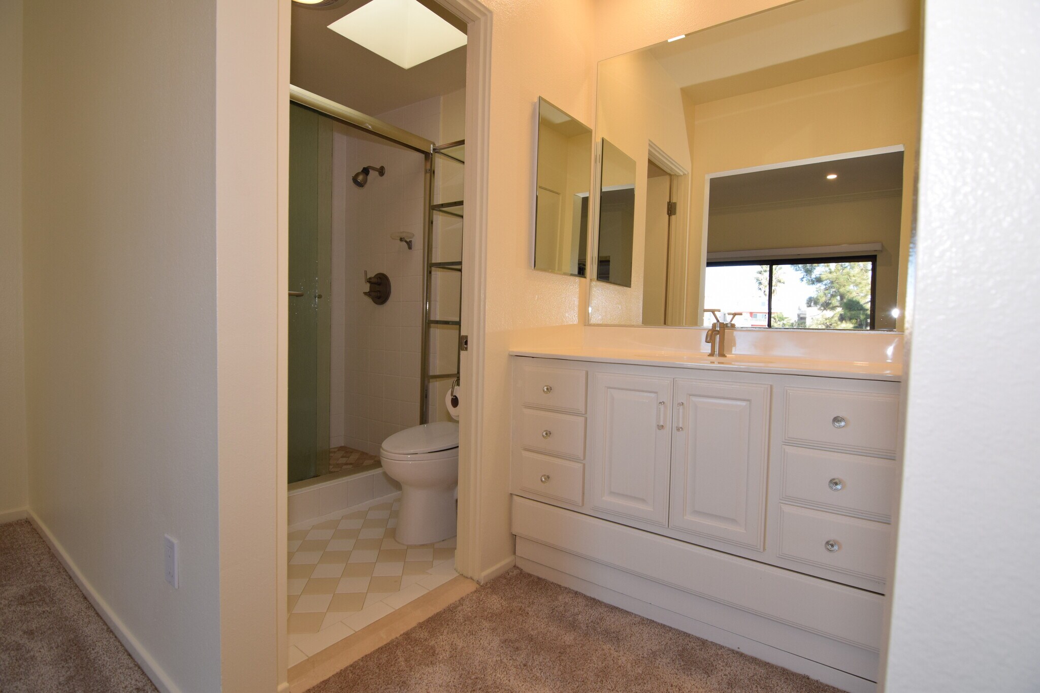 Building Photo - 13340 Maxella Ave