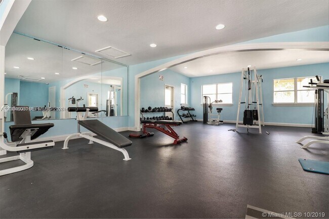 Building Photo - 8100 Geneva Ct